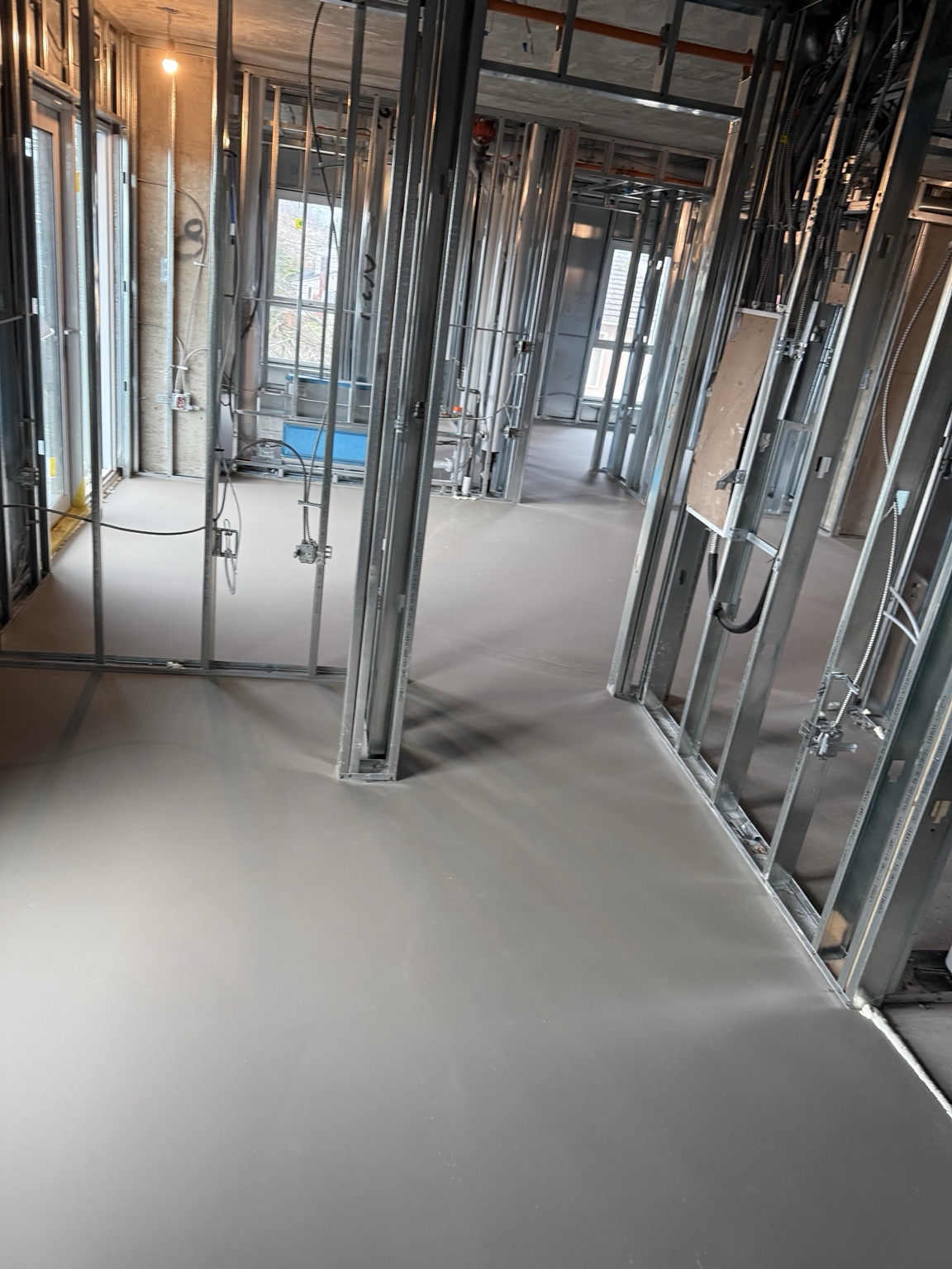 Self levelling floor preparation